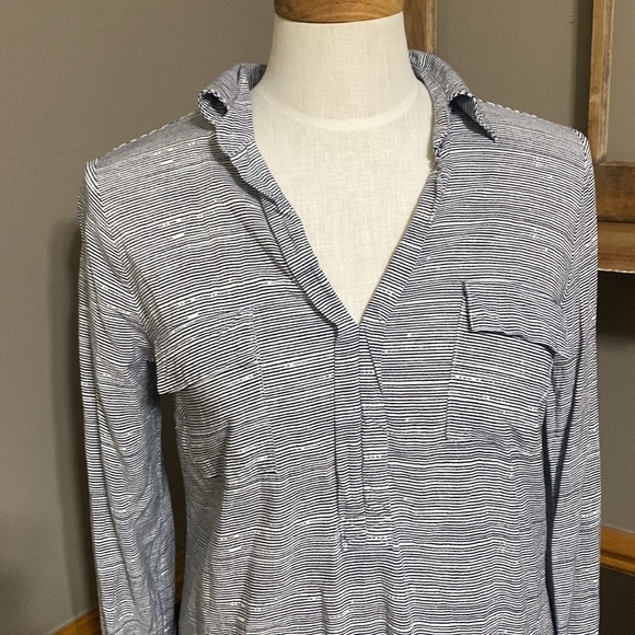 Splendid striped v neck top size small - Picture 4 of 7